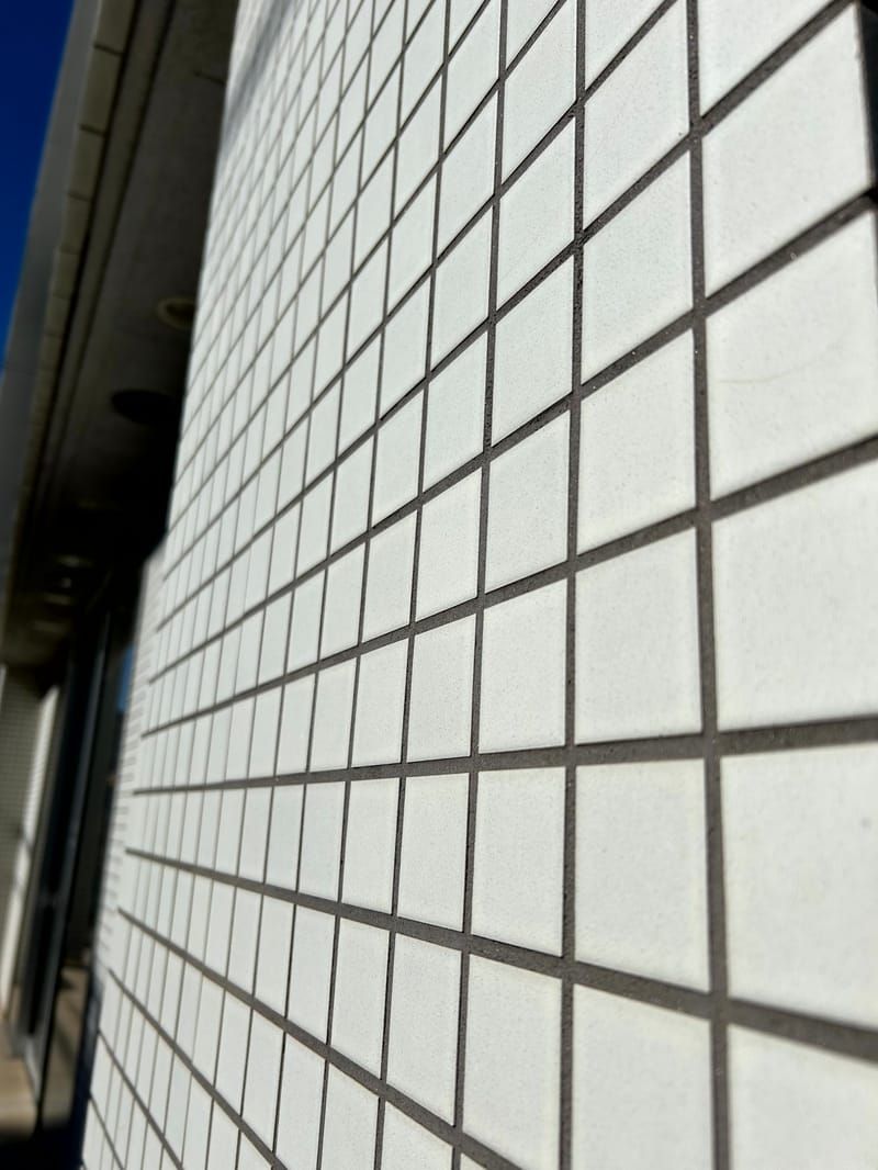 東京都の分譲マンションで再現・供給した45二丁 廃番タイル(Tilelab)